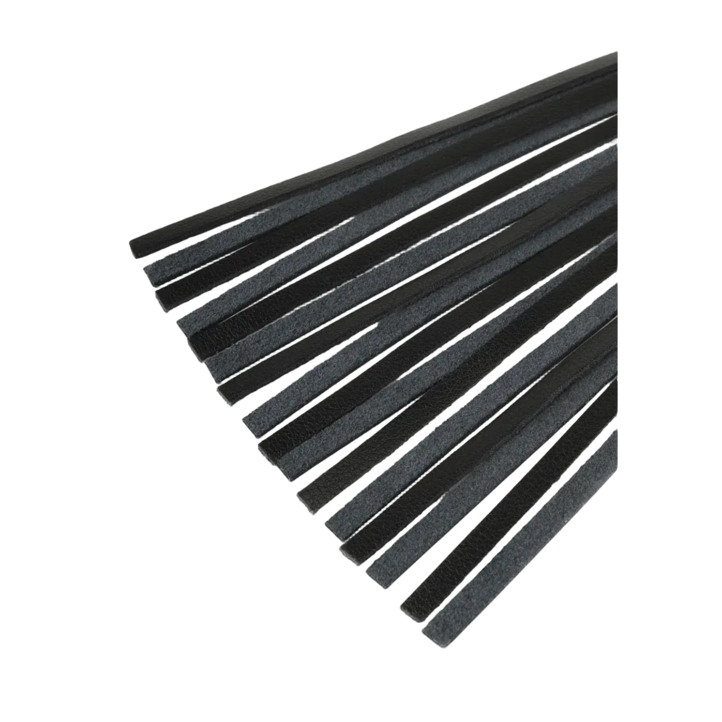 Hidden Desire Flogger - Fouet en cuir 42 cm