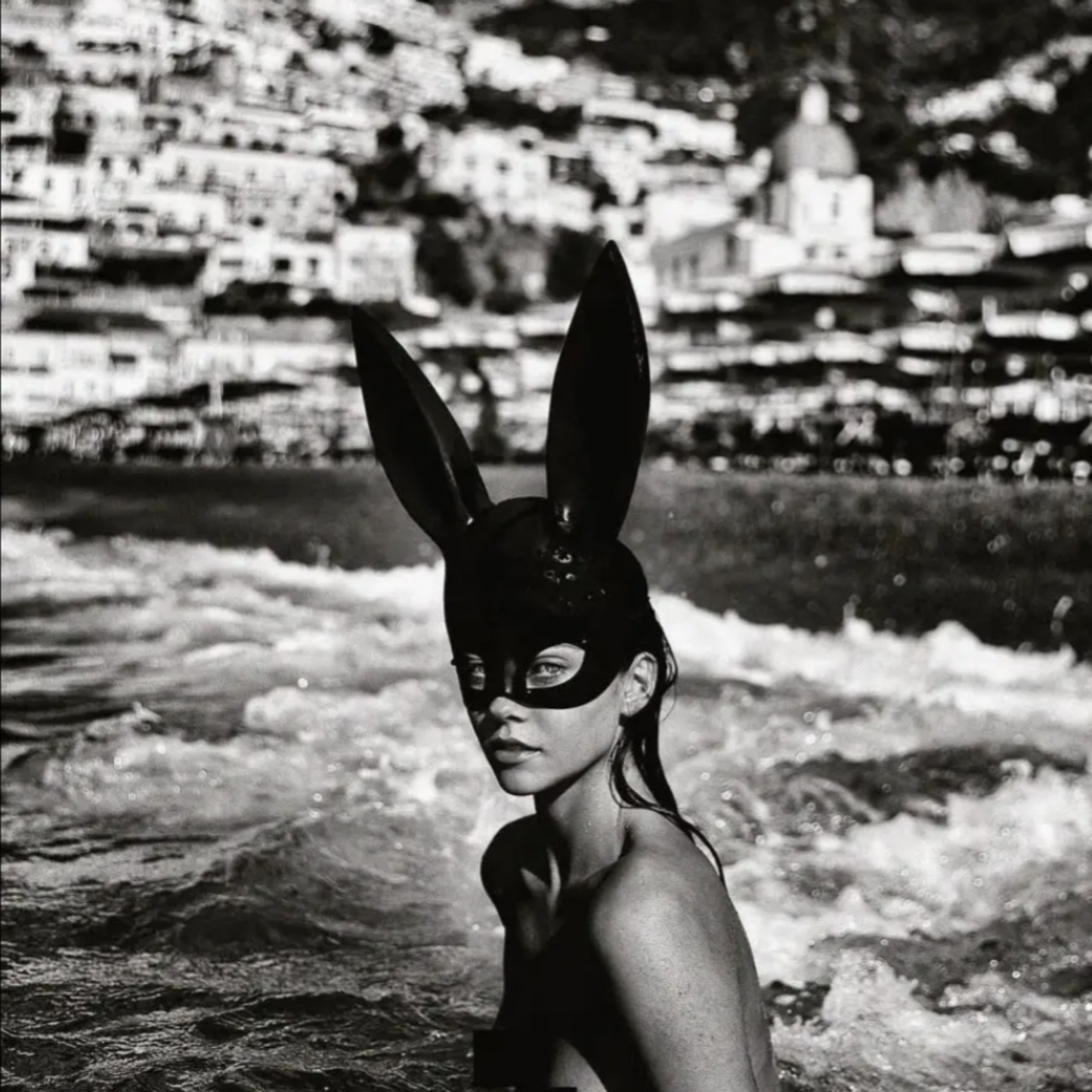 Power Escorts Bunny Mask – Masque lapin sexy noir ou blanc